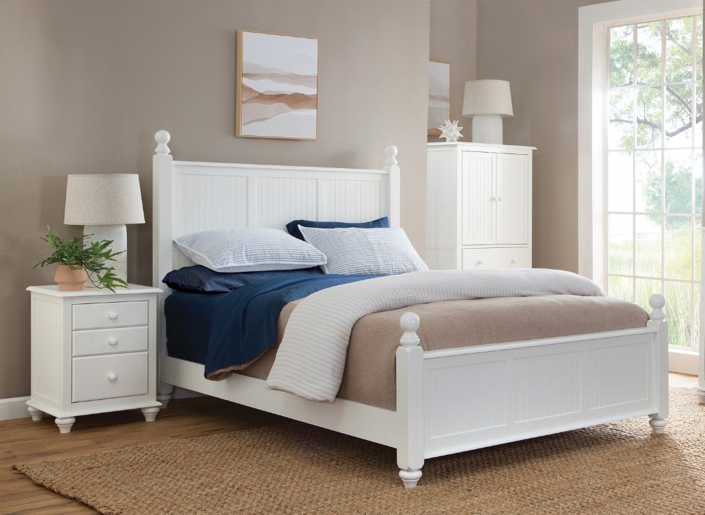 Cottage bedroom by John Thomas Furniture